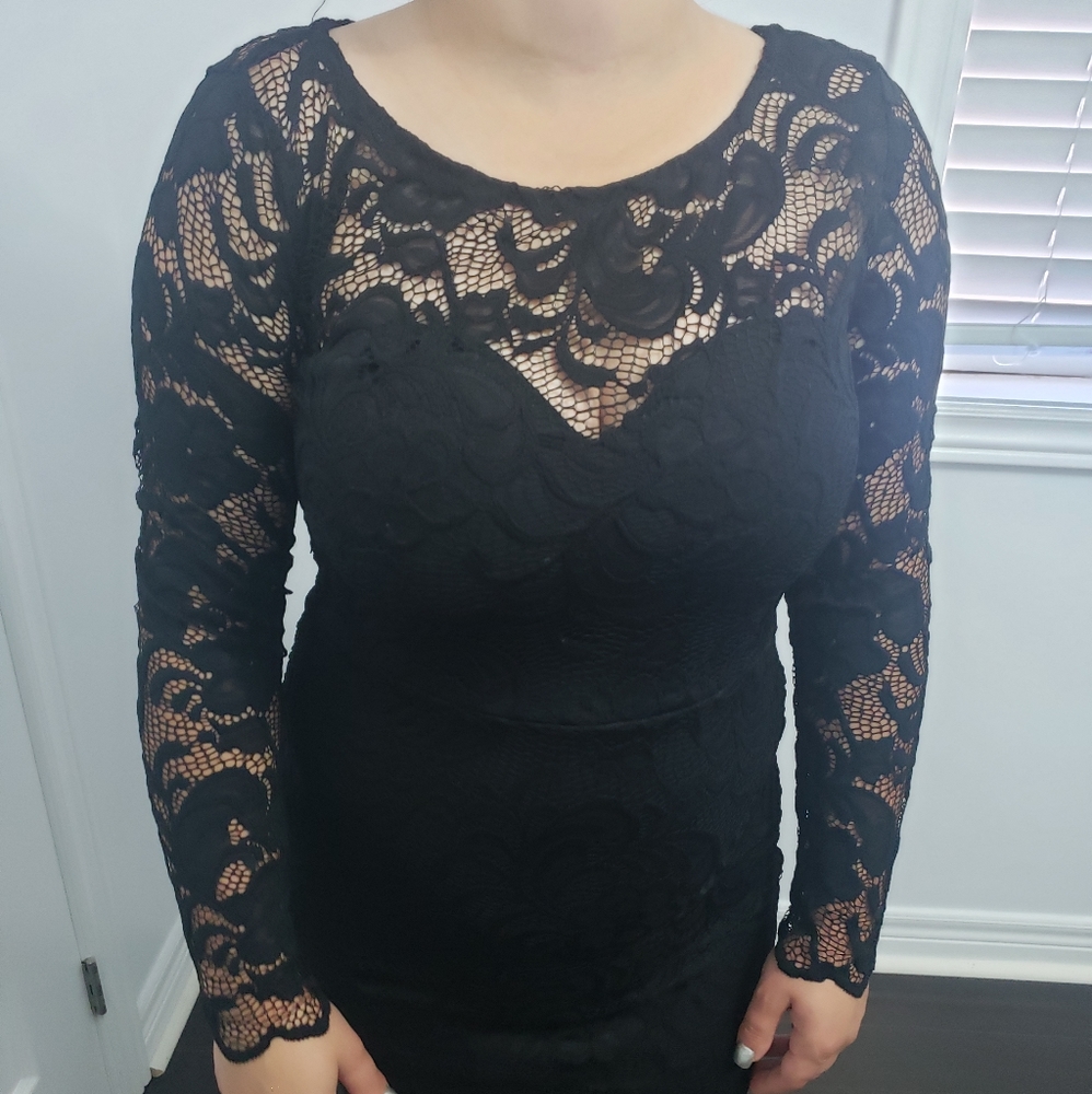 Lace Dress - Picture 3 of 3
